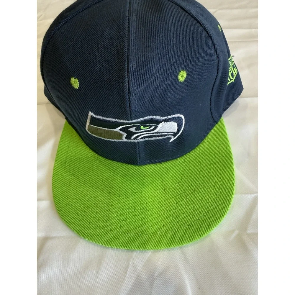 NFL Seattle Seahawks Logo On Dark Navy Blue w/ Lime Green Bill Hat Snapback VGC